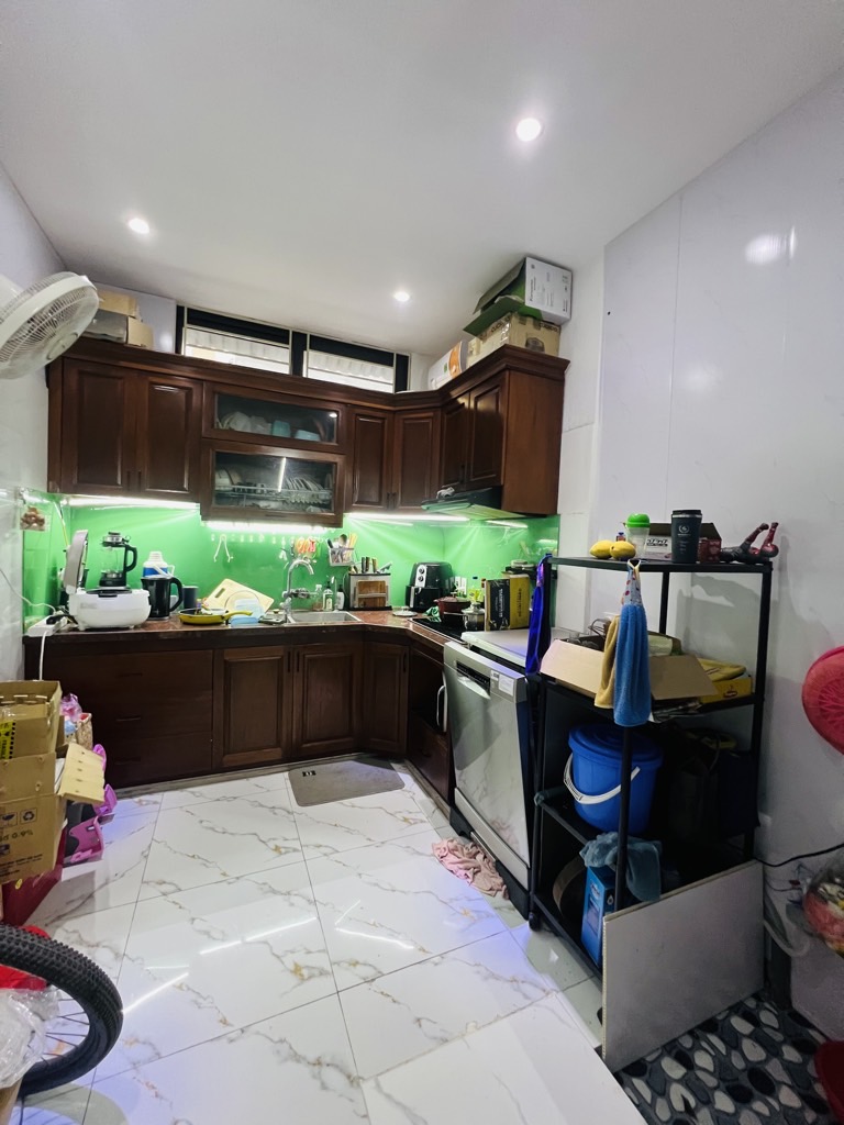 NHÀ DÂN XÂY – GẦN TRƯỜNG - GẦN CHỢ - CÁCH Oto 10m giá nhỉnh 7 tỷ